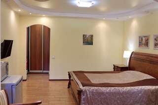 Гостиница Беркут Белокуриха Улучшенный двухместный номер с 1 кроватью-1